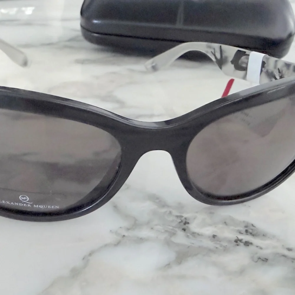 Alexander Mcqueen MCQ 0020/S Sunglasses, Black/Gray‎